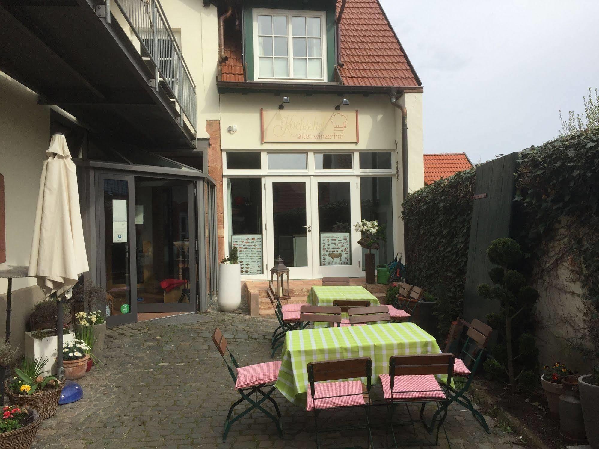 Alter Winzerhof Weisenheim Am Berg E.K. Hotel Exterior photo