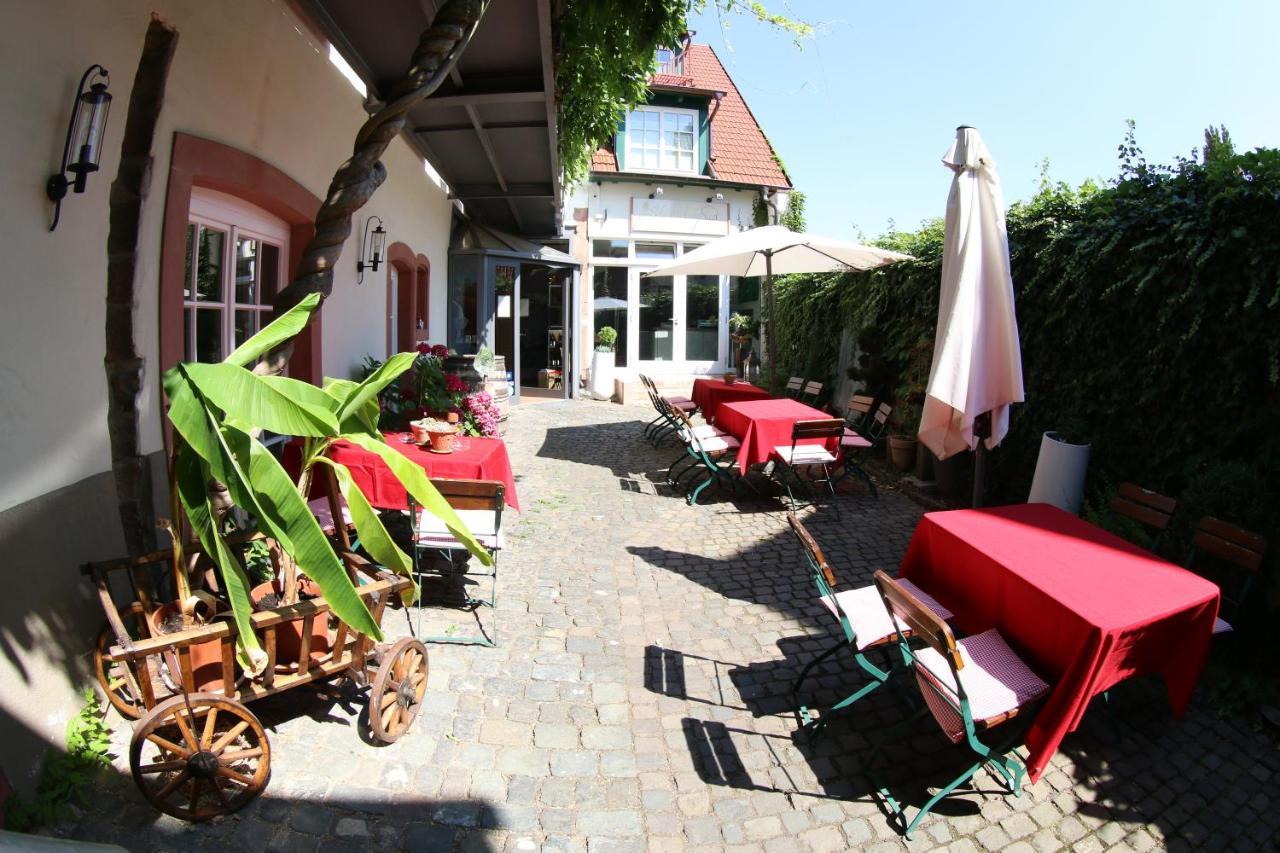 Alter Winzerhof Weisenheim Am Berg E.K. Hotel Exterior photo